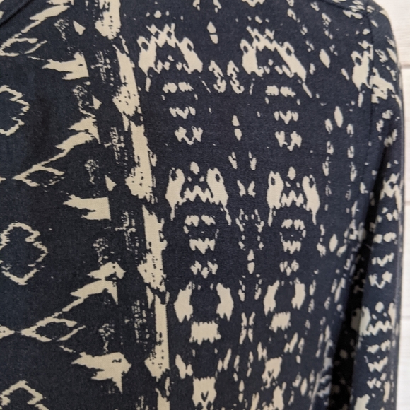 Flevr Bleve Top in size large in excellent conditi - Picture 6 of 7